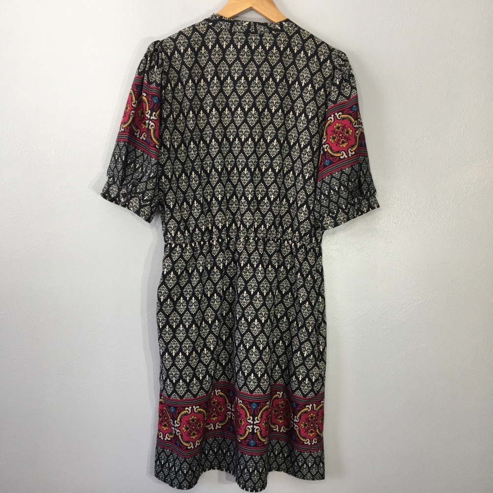 Yumi Black White Ikat Dress Border Print Tie Neck - Picture 12 of 16